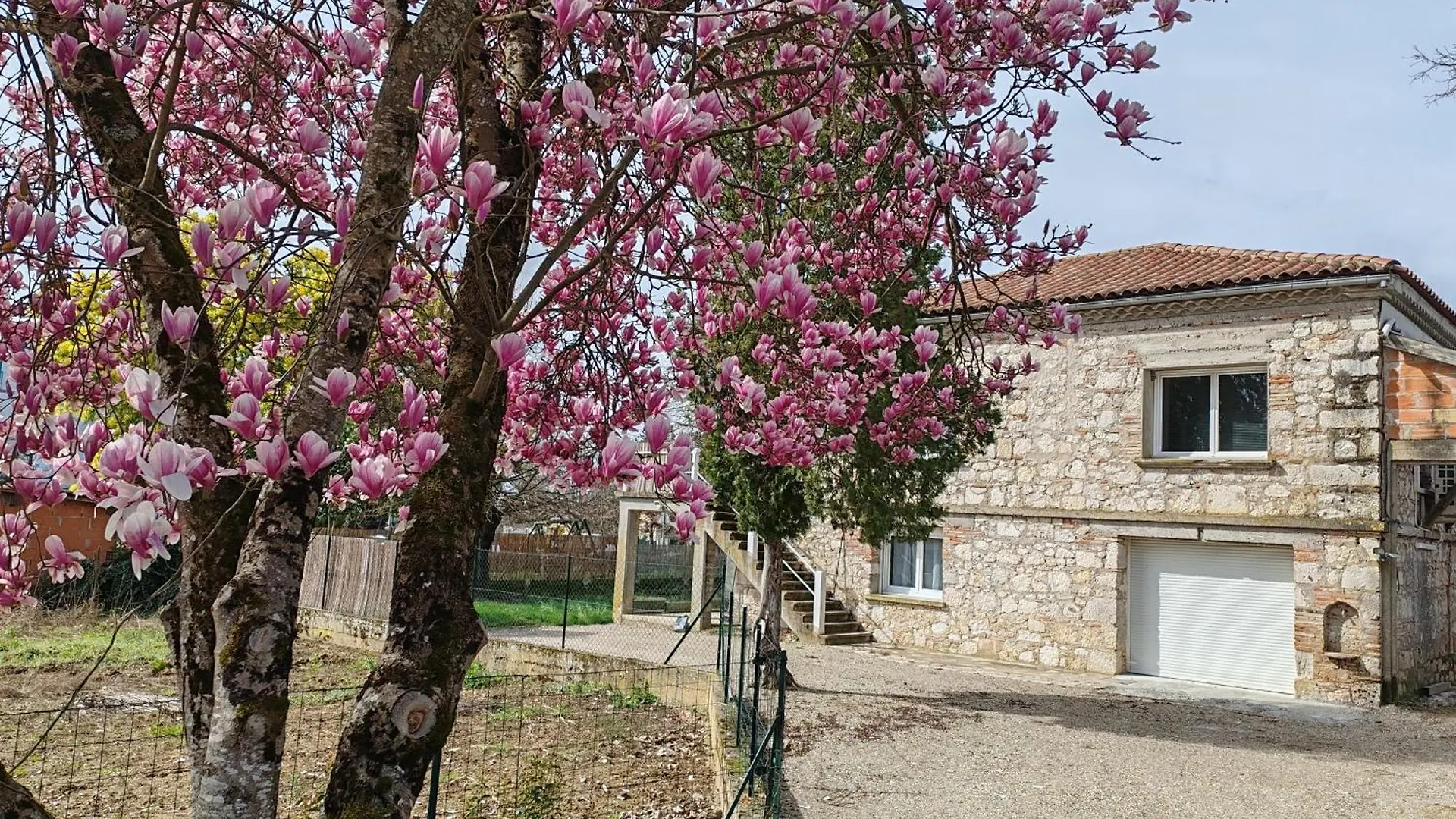 Valence  Appartement T3 Neuf Proche Centre Ville, Clim Et Parking Et Centrale Edf צרפת